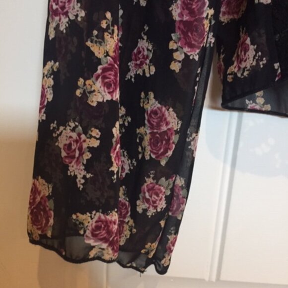 Sheer floral blouse - Picture 4 of 5